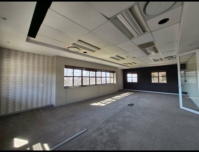 1,226M² OFFICE TO LET IN ILLOVO
